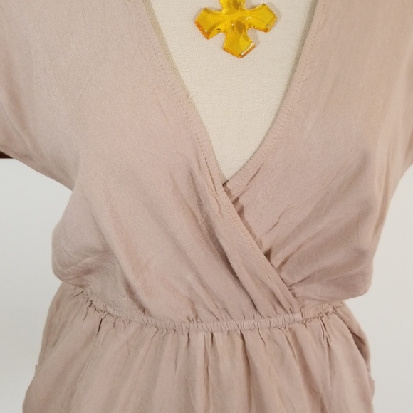 Haute Monde tan surplice short sleeves romper. L - Picture 2 of 7